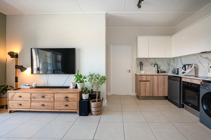 To Let 2 Bedroom Property for Rent in Sandown Western Cape